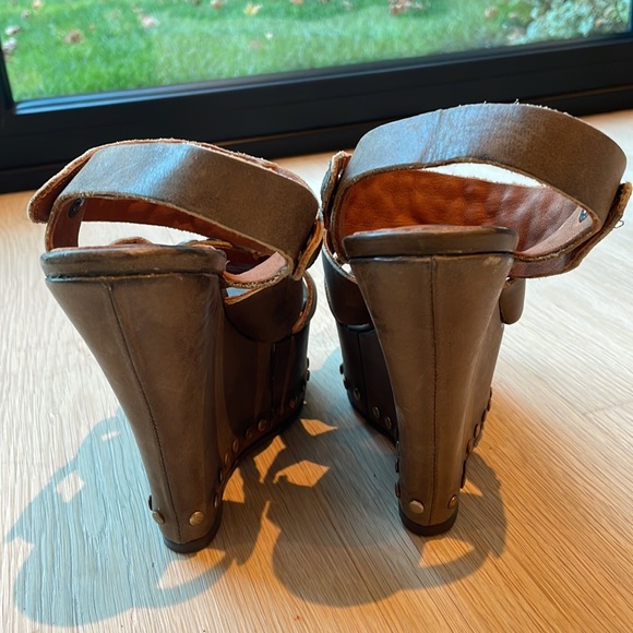 Argentina High Wedge Sandals - Picture 6 of 8